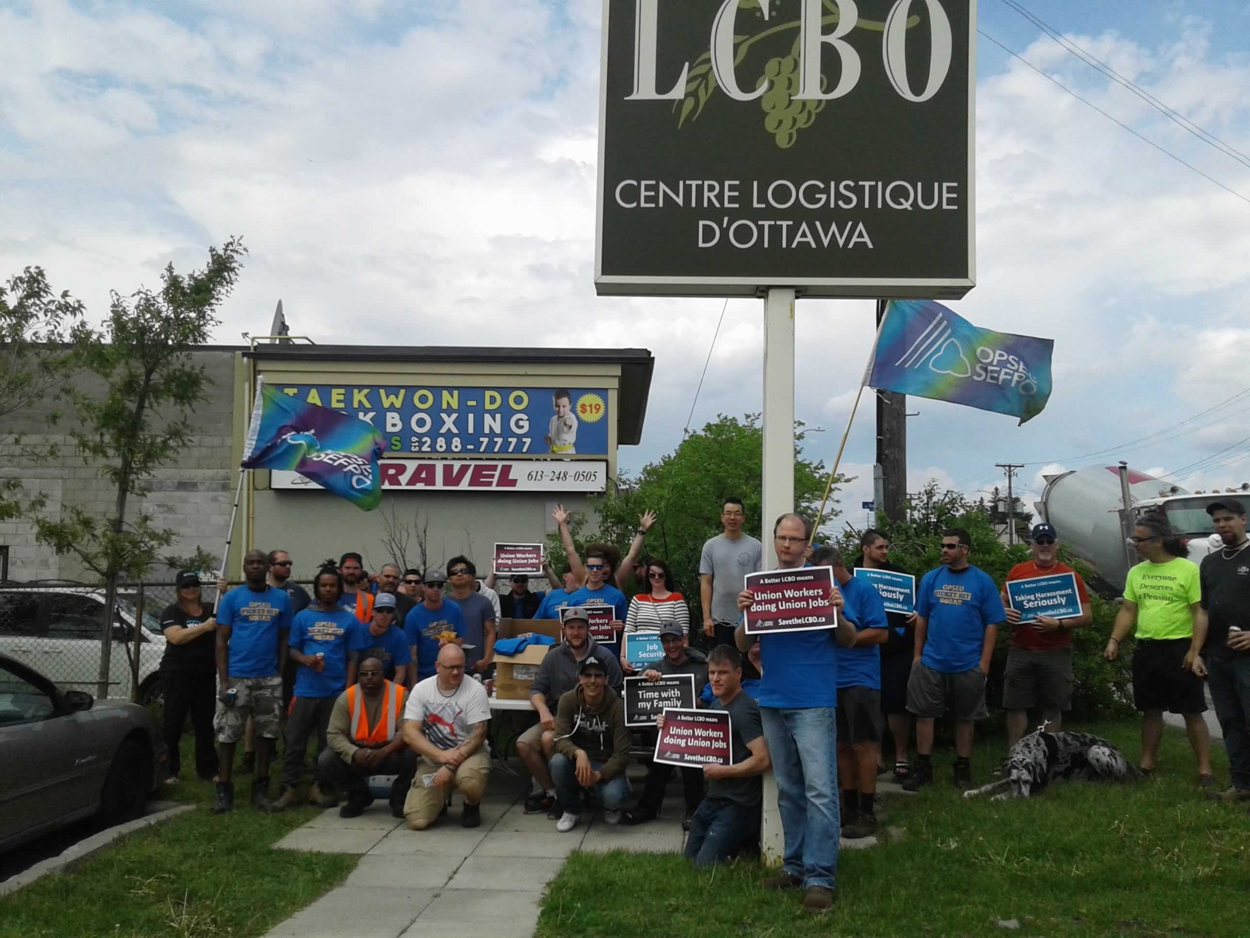 With 5 days remaining, media coverage of LCBO strike deadline grows