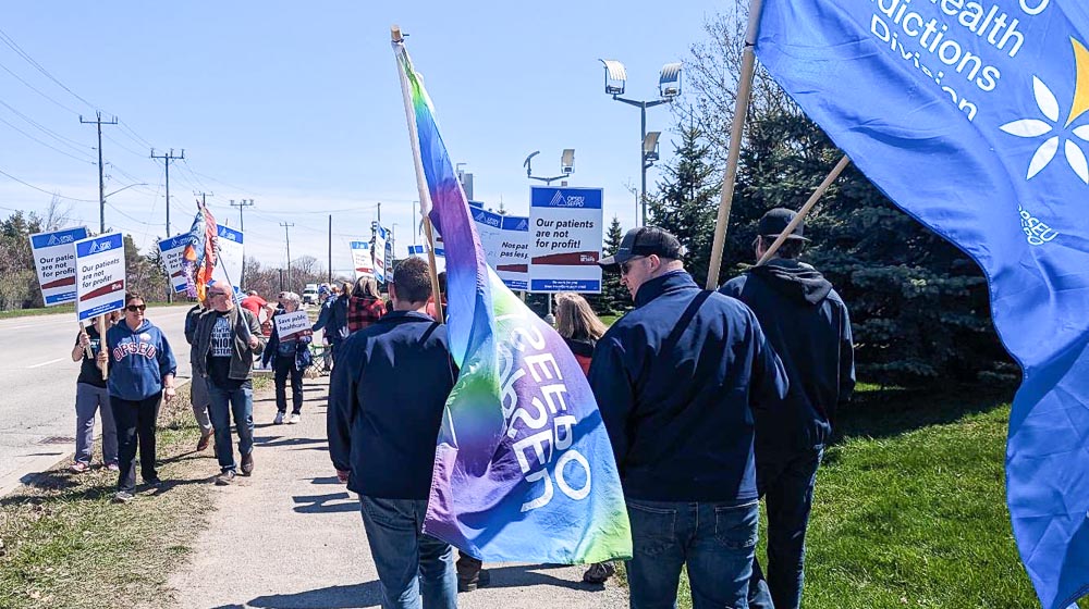OPSEU/SEFPO Hospital Professionals in Barrie rally against the privatization in the Ford government's Bill 60