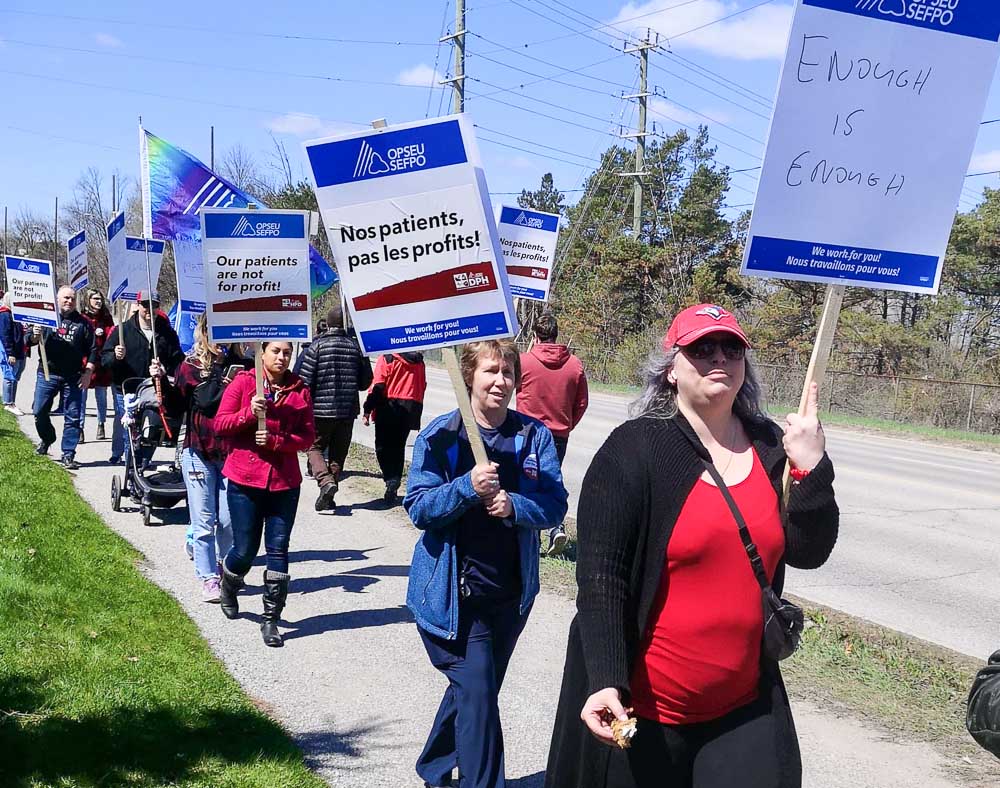 OPSEU/SEFPO Hospital Professionals in Barrie rally against the privatization in the Ford government's Bill 60