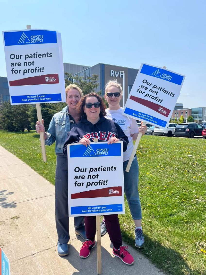 Hospital Professionals in Barrie and Kingston protest against privatization