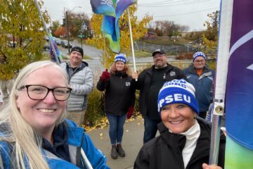 Laurie Nancekivell and members at the Oct 27 joint union anti-privatization rally